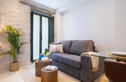 San Bartolome Apartment | Luxurious Duplex 1Bd 1Bth over Casa Pilatos
