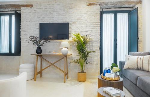 San Bartolome Apartment | Luxurious Duplex 1Bd 1Bth over Casa Pilatos