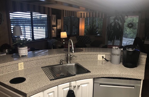 Fort Myers Boat Rental | Luxurious floating condo ! very private with great river views