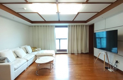 Banpo-dong Apartment | [Luxurious Gangnam Riche apt] 3Bdr 2Bath subway 2min