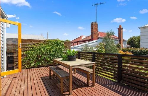 Geelong West House | ★ Luxurious Geelong Cottage ★ Walk Everywhere ★ WiFi