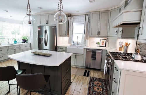 Forest Acres House | Luxurious Hidden Oasis in Forrest Acres