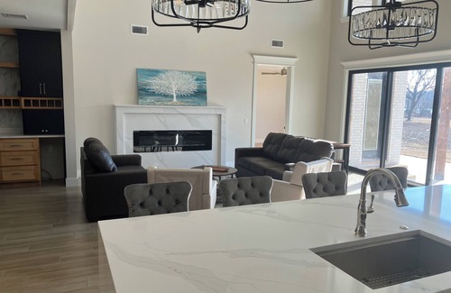 Afton House | Luxurious Lakefront 7-bedroom house on Monkey Island, waterfront, boat slip