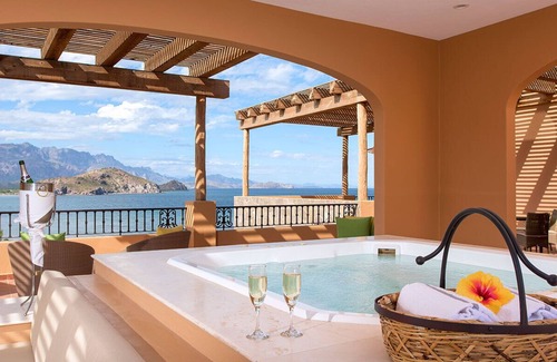 Loreto Apartment | Luxurious Loreto Escape: Coastal Beauty Meets Ultimate Comfort