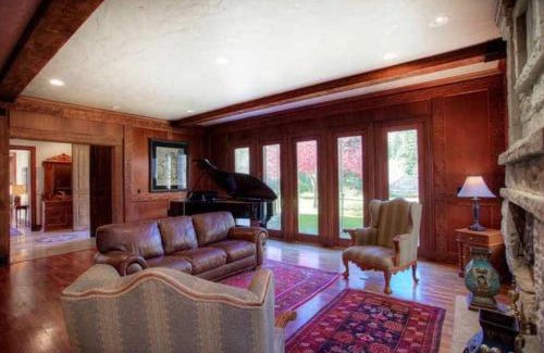 Midway House | Luxurious Mountain Retreat with Pool