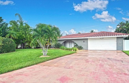 Palm River Estates House | Luxurious Naples Home. Heated Pool. Mins to Beach.