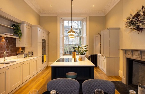 Bonnington House | Luxurious NewTown Georgian home