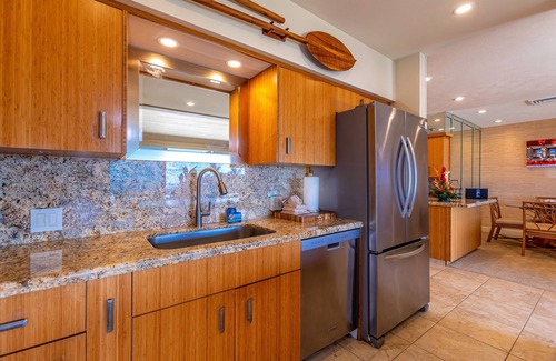 Wailea Condo | Luxurious Oceanfront Makena Surf Three Bedroom Three Bathroom Condo