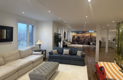 Brampton Apartment | Luxurious open concept 2 bedroom apt on ravine, pond, central, airport, shopping