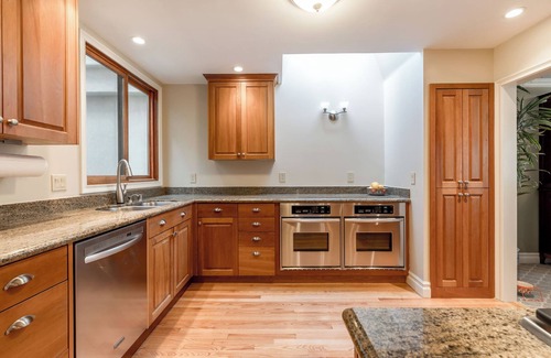 Polk Gulch Condo | Luxurious Pacific Heights Retreat with Rooftop Deck