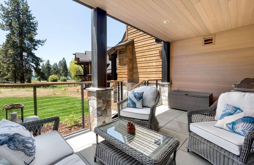 Stateline Condo | Luxurious Residence 1345 sqft. 2 bed, 2 bath in Private Lakefront Community