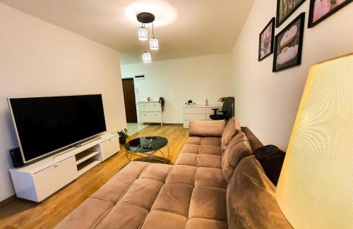 Popesti-Leordeni Apartment | Luxurious Retreat 1BR Apartment with Netflix, Private Parking and self check in