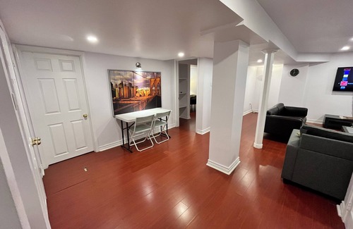 Churchill Meadows Apartment | Luxurious Retreat ; 2BR basement in Mississauga
