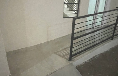 Eastwood Park Apartment | Luxurious, Smart 2-bedroom apartment with AC, WiFi, Laundry in Heart of Kingston