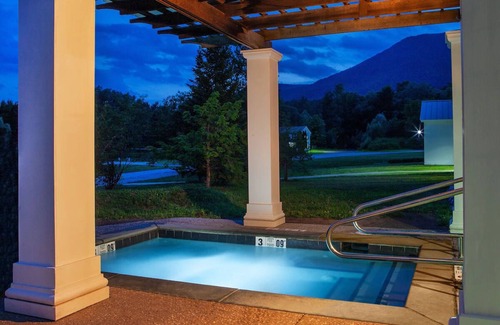 Manchester Hotel | Luxurious Spa Stay with Indoor Pool & Access to Green Mountains
