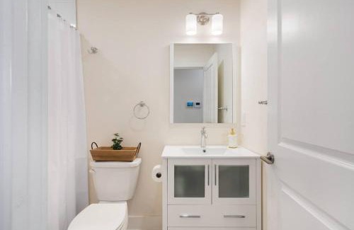 Point Breeze House | Luxurious & Spacious 3Bed/3Bath with Outdoor Patio