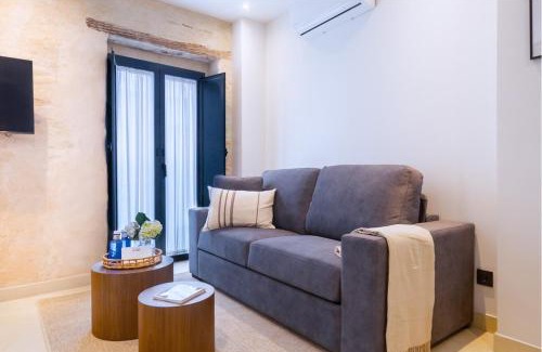 San Bartolome Apartment | Luxurious Studio overlooking Casa Pilatos