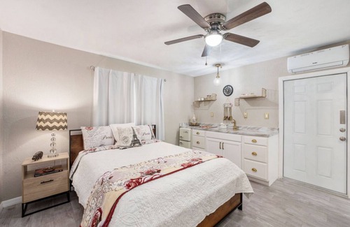 Winter Haven Apartment | Luxurious studio with WiFi and AC in wonderful Winter Haven