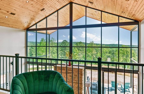 Hot Springs Village Ski Chalet | ★Luxurious & Tranquil Retreat ★ Spectacular Views★