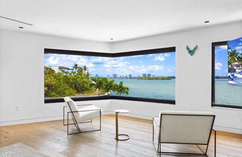 North Miami Villa | Luxurious Tranquil Resort Mansion in Vibrant Miami Awaits
