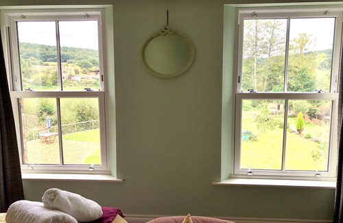 Whitecroft House | Luxurious & Unique Riverside Period - Amazing Views - Sleeps 8 - Dog Friendly