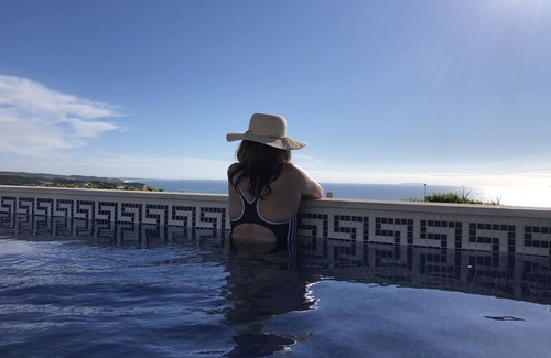 Foz do Arelho Villa | Luxurious villa with Fantastic views, heated pool, 5min walk to beach