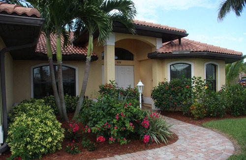 Pelican House | Luxurious villa with pool, in the best residential area.