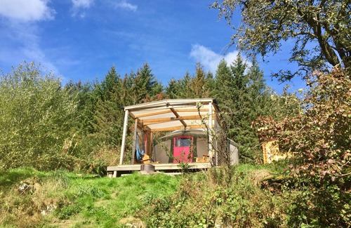 Corwen Villa | Luxurious yurts on off-grid eco retreat centre in stunning mountain location