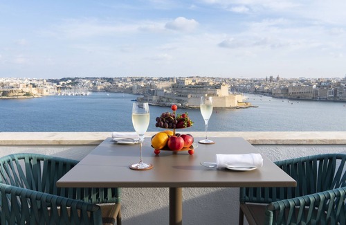 Madliena House | Luxuriously designed 4 Bedroom Townhouse Overlooking The Grand Harbour