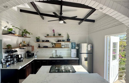 Tamanique House | Luxuriously Modern Tropical Beach House w/Contemporary Upgrades