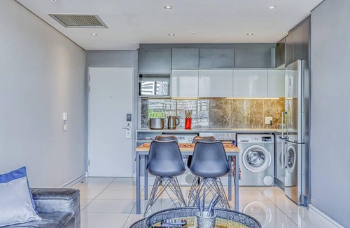 Sandown Apartment | Luxury 1 Bed Apartment at The Capital on the Park