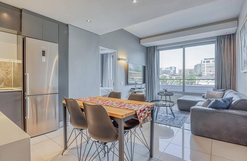 Sandown Apartment | Luxury 1 Bed Apartment at The Capital on the Park