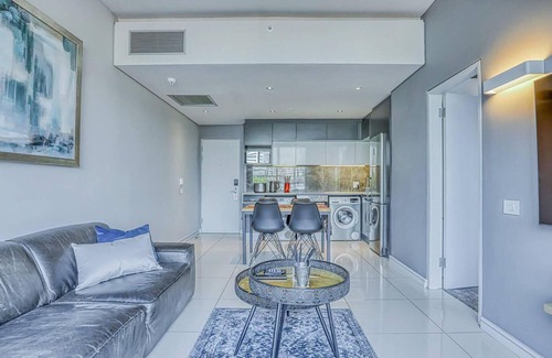 Sandown Apartment | Luxury 1 Bed Apartment at The Capital on the Park