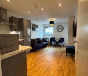 Stevenage Apartment | Luxury 1 bedroom Apartment, large balcony with Views Town Centre