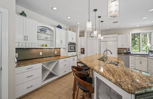 Town of Schodack House | Luxury 134-Acre Retreat 4 Homes Pool Pond