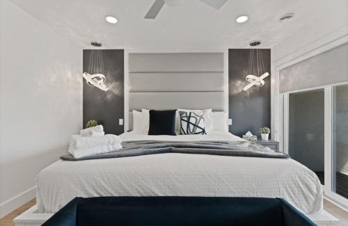 Leamington House | Luxury 171-3 Condos with Magnificent Lakeview