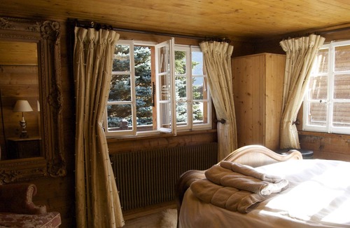 Saas-Fee Ski Chalet | Luxury 190m2 apartment in former Carl Zuckmayer home, 5 bedrooms 3 bathrooms