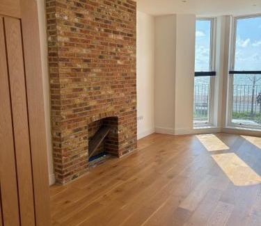 Worthing Apartment | Luxury 2 Bedroom Apartment with Full Seaview's