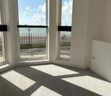 Worthing Apartment | Luxury 2 Bedroom Apartment with Full Seaview's