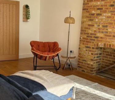 Worthing Apartment | Luxury 2 Bedroom Apartment with Full Seaview's