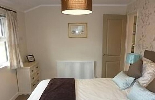Leiston Ski Chalet | Luxury 2 Bedroom Self Catering Holiday Rental. Beach Front Location With Fantast
