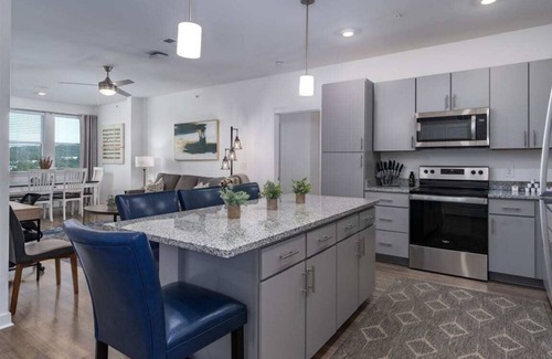 Pelham Apartment | Luxury 2 BR near Oak Mtn Park