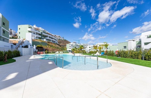 Mijas Apartment | Luxury 2BD Flat - Pools - Parking - Spa - Gym