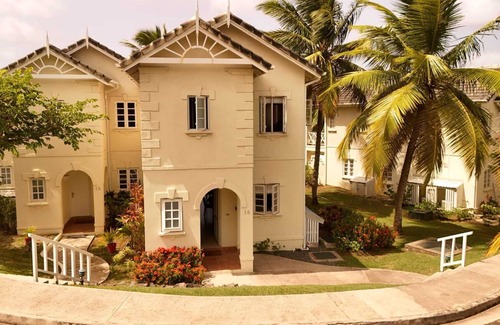 Gros Islet House | LUXURY 2Bedroom Villa Pool Golf view walk to Beach