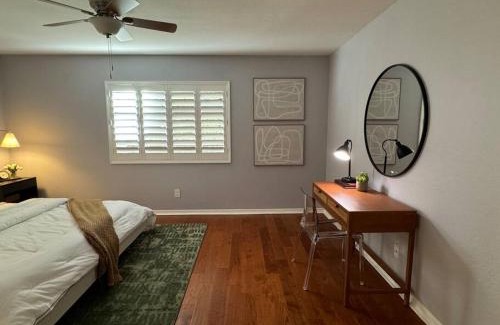 Camelback East Apartment | Luxury 2BR in Biltmore - Gated with Garage