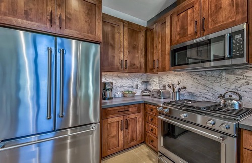 Lakeside Park Condo | Luxury 2br Steps From Heavenly Village & Gondola 2 Bedroom Condo by RedAwning