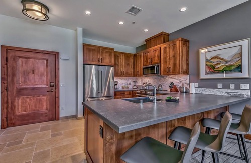 Lakeside Park Condo | Luxury 2br Steps From Heavenly Village & Gondola 2 Bedroom Condo by RedAwning