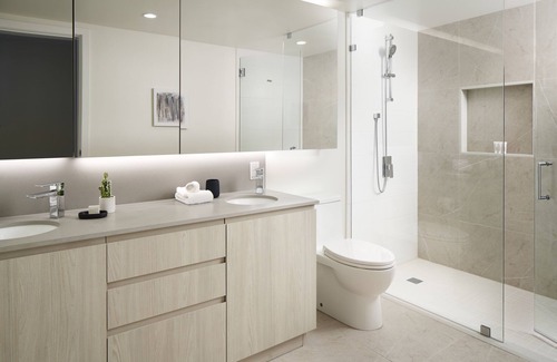South Lake Union Hotel | Luxury 3-Bed Suite with Stunning Views, Pool Access, and Top Seattle Amenities