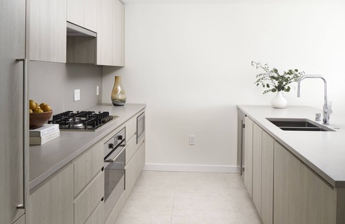 South Lake Union Hotel | Luxury 3-Bed Suite with Stunning Views, Pool Access, and Top Seattle Amenities
