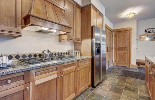 River Run Apartment | Luxury 3 BR in River Run Village Featuring Ski in, ski out! condo